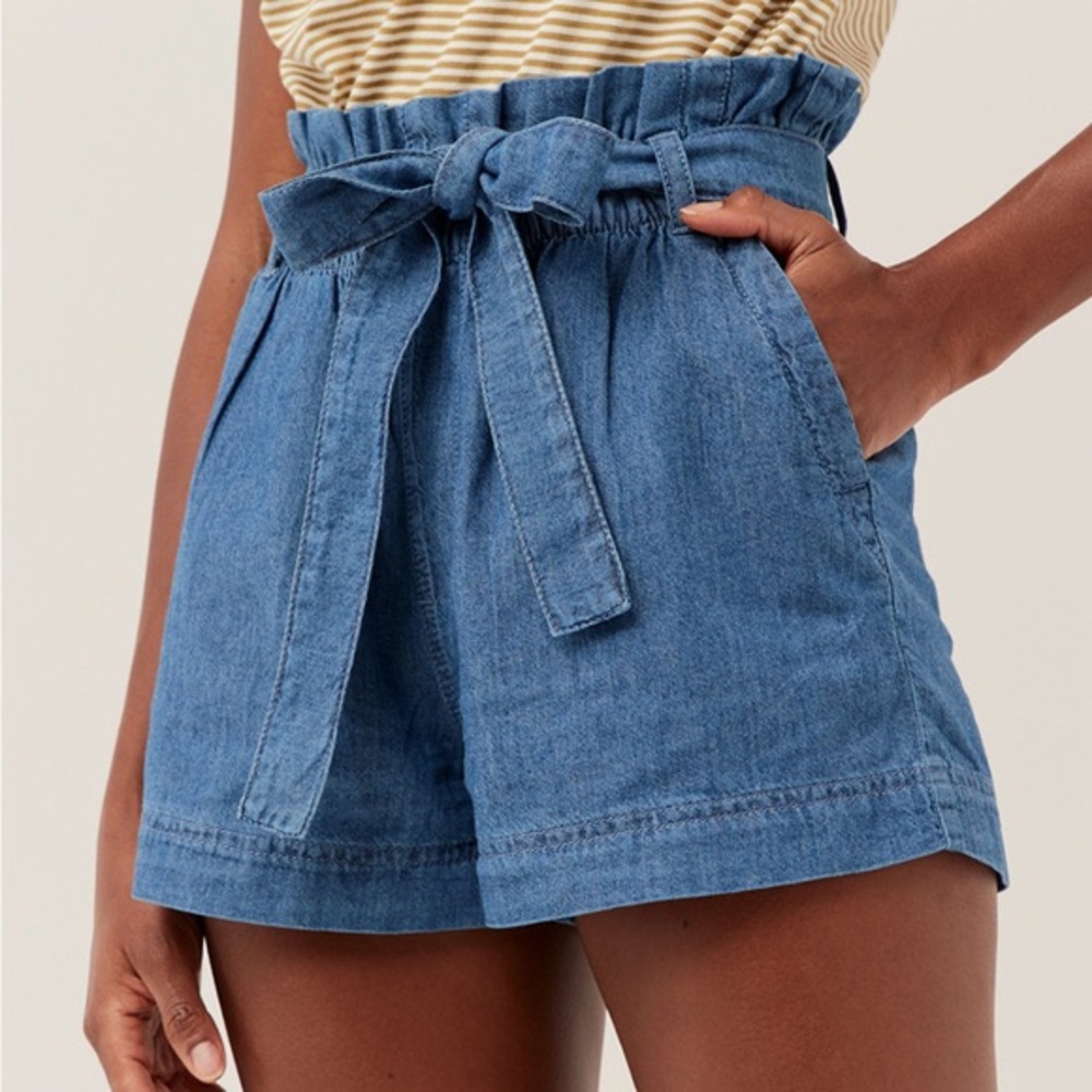 Pact size large chambray paper bag shorts. NWT.